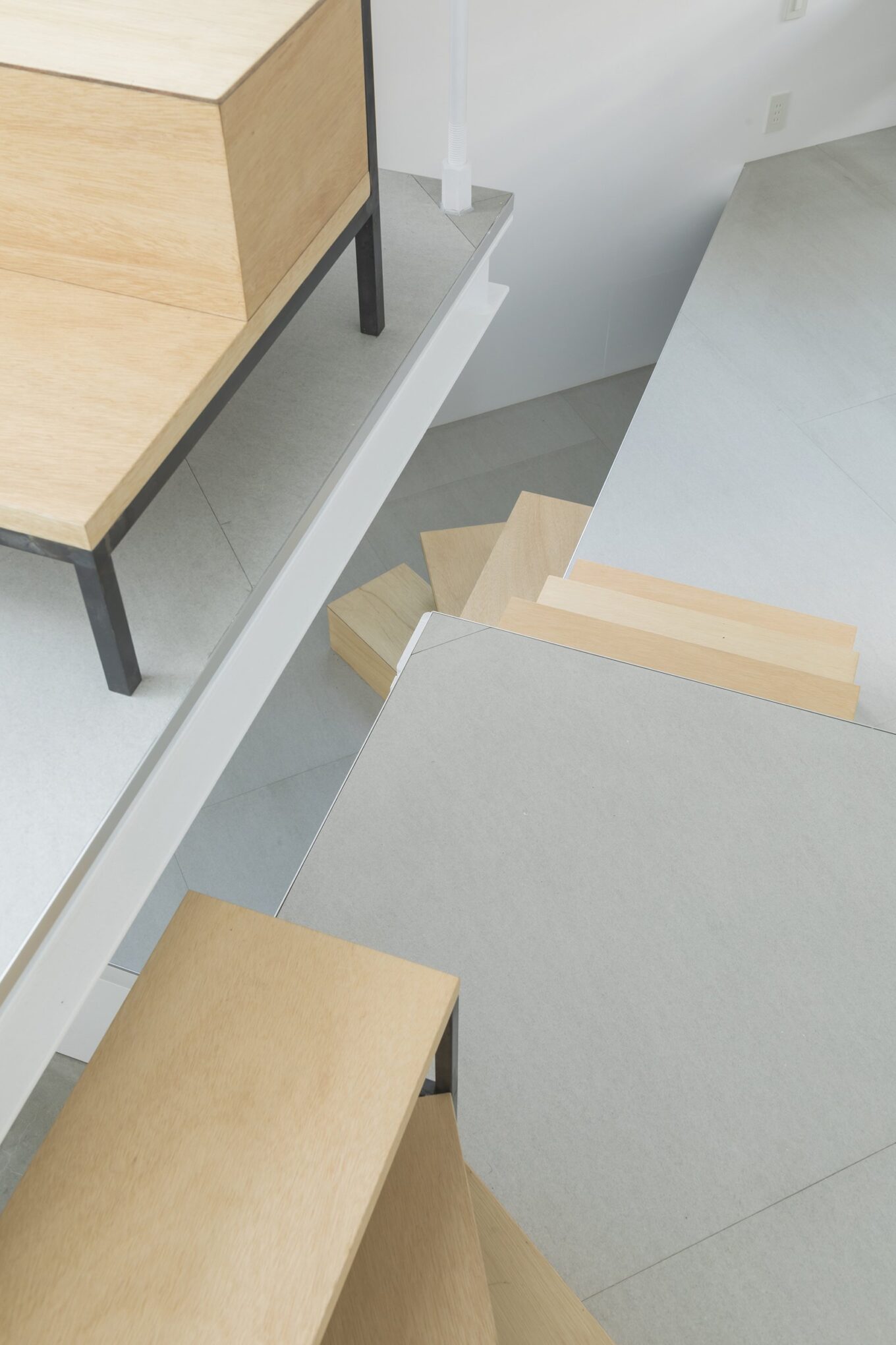 Лестницы между уровнями особняка