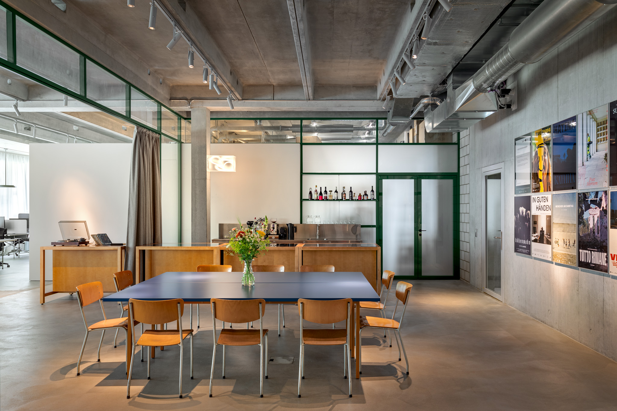 Dynamic Frame — dynamic interior of a film production office in Zurich ...