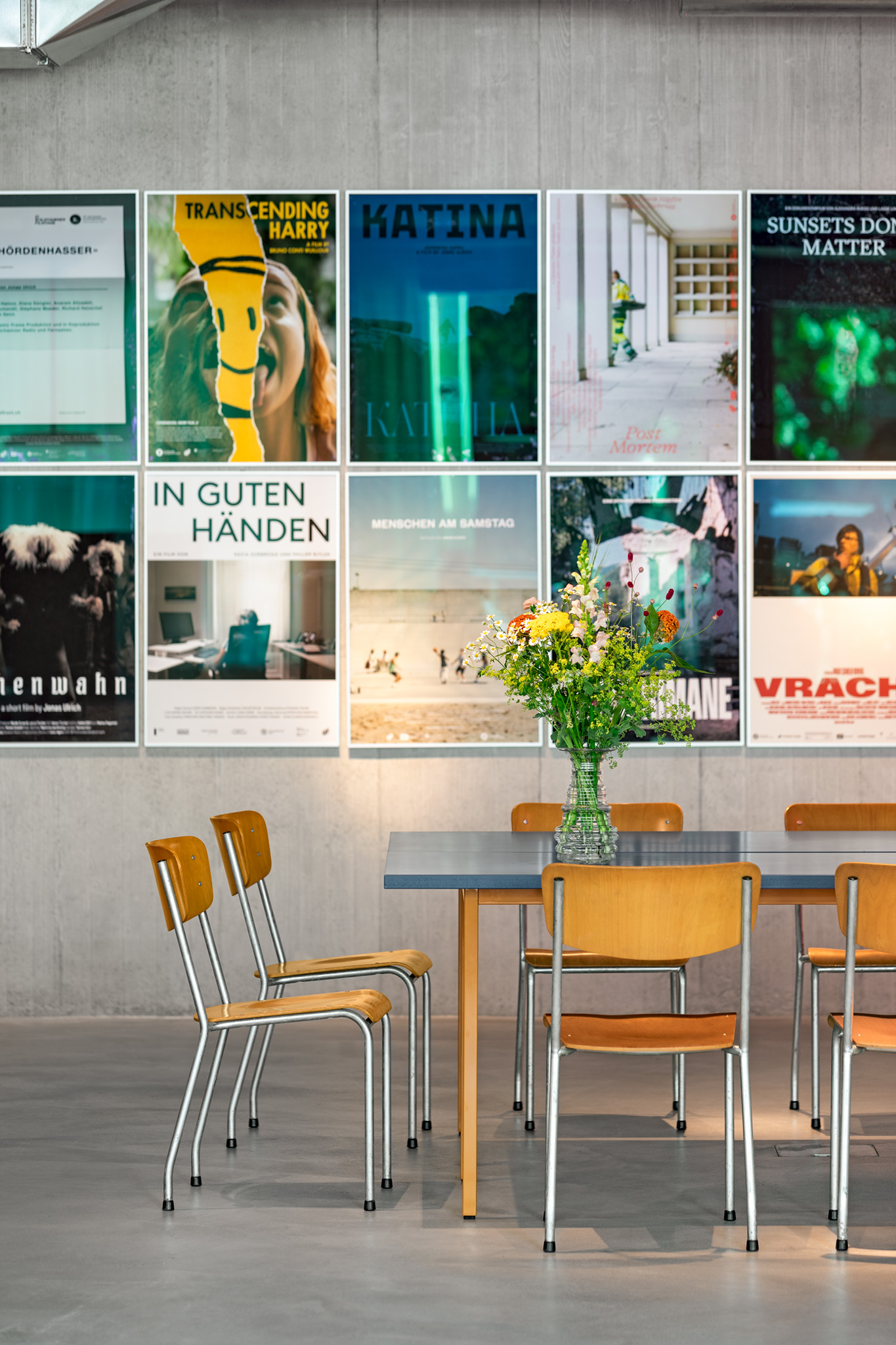 Dynamic Frame — dynamic interior of a film production office in Zurich ...