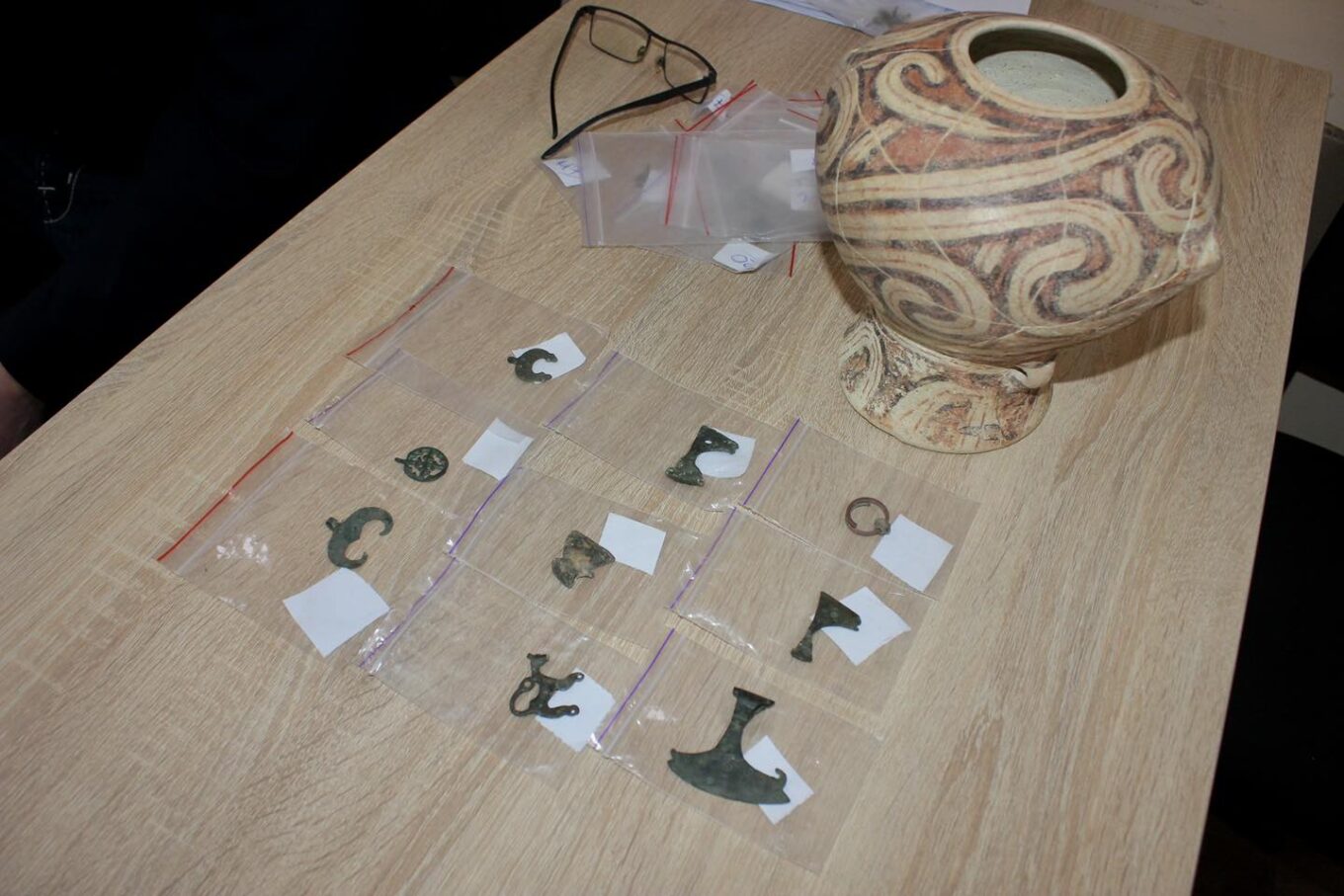 Древні артефакти України