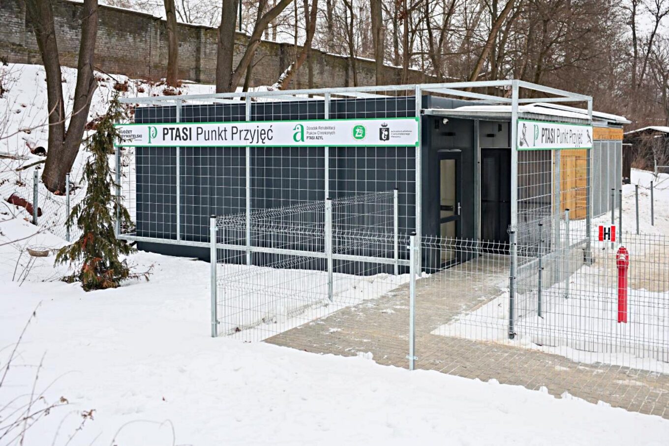 Пункт прийому поранених птахів у Варшаві