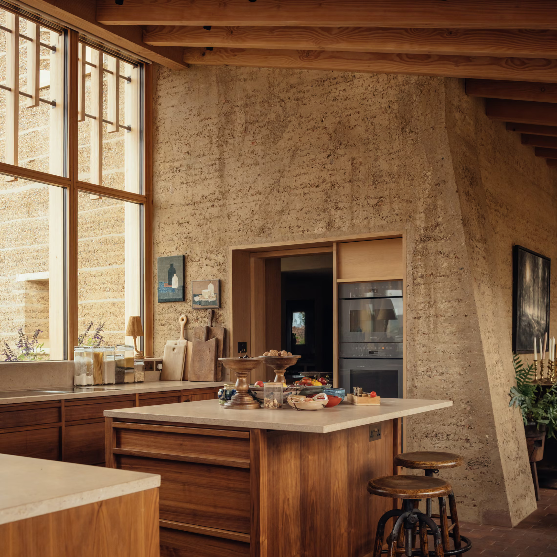 Earthen houses: how earth is returning to architecture