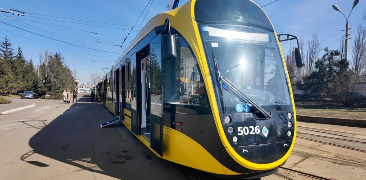 низькопідлоговий трамвай