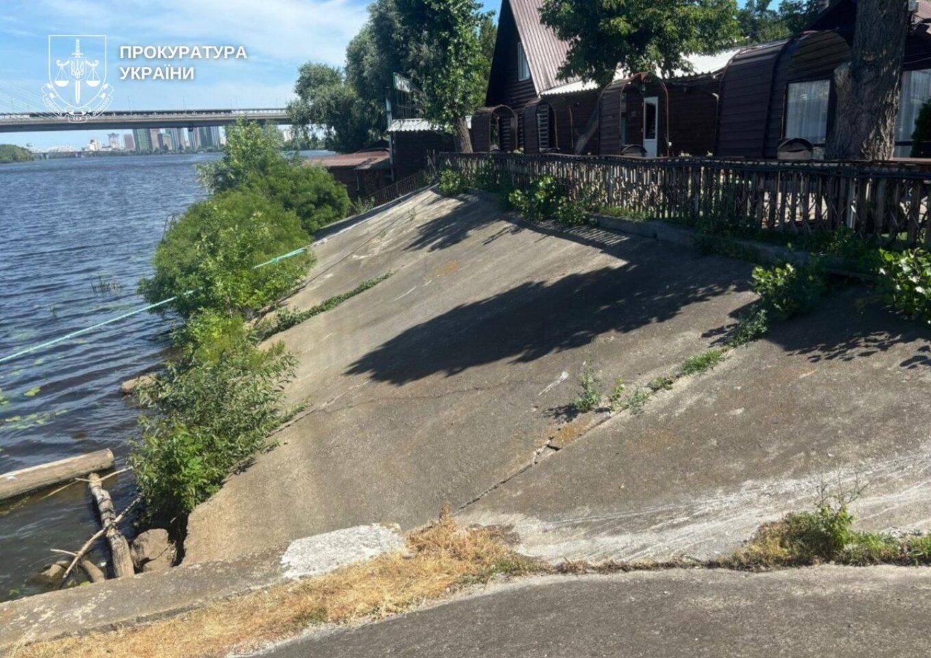 Незаконний клуб відпочинку