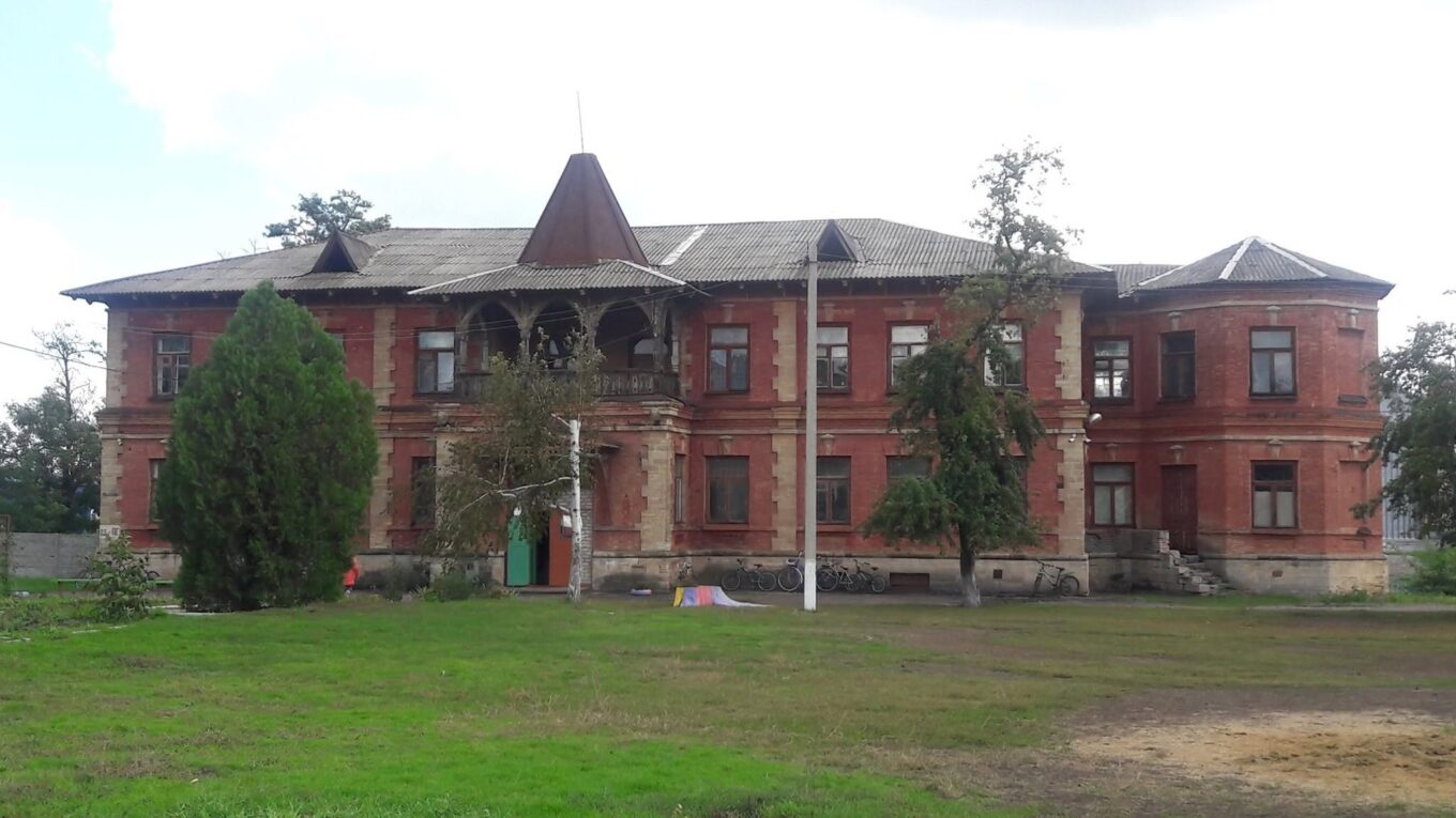 На Запоріжжі росіяни зруйнували історичну садибу Миклашевських