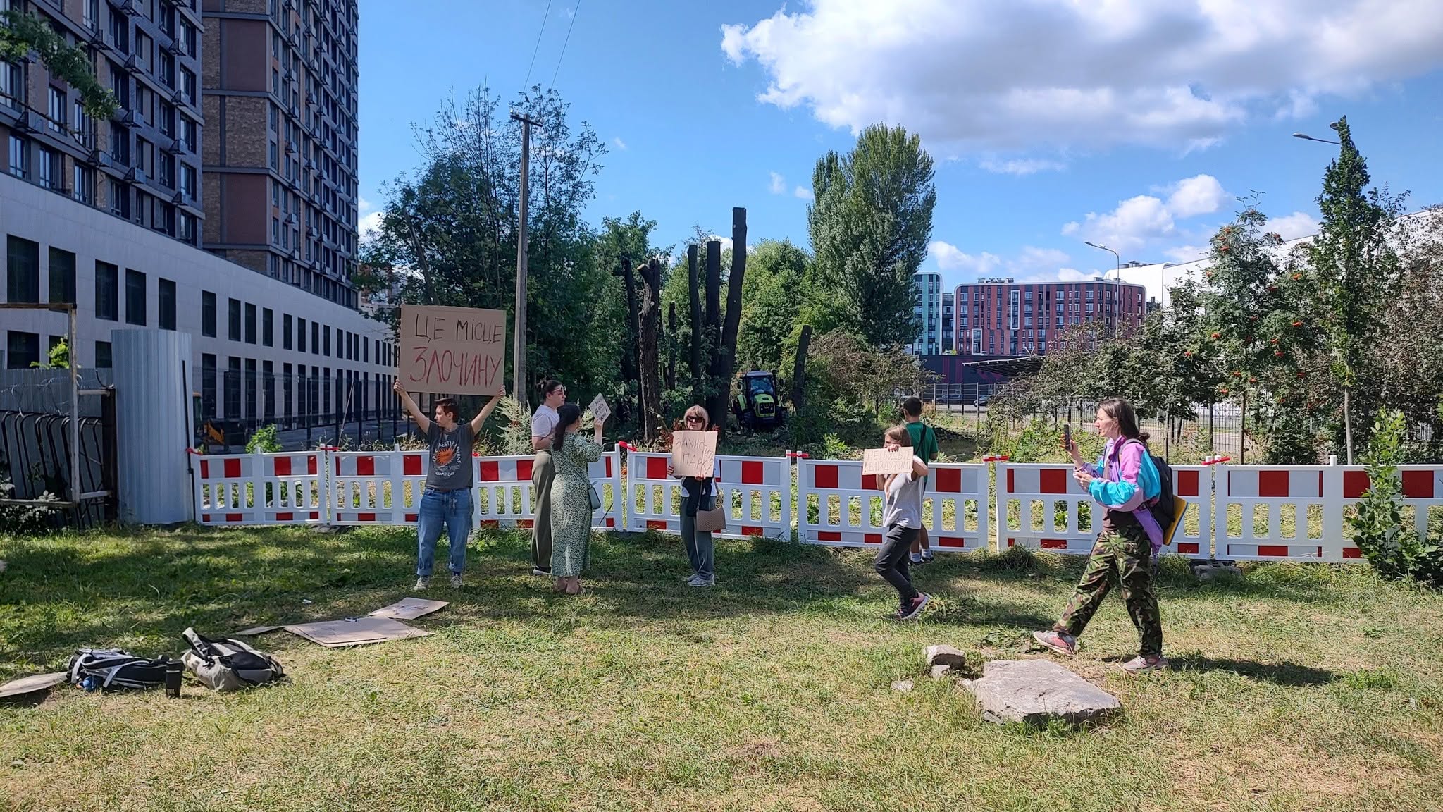 Для будівництва резервної теплотраси на Теремки у Києві планують зрубати понад 600 дерев