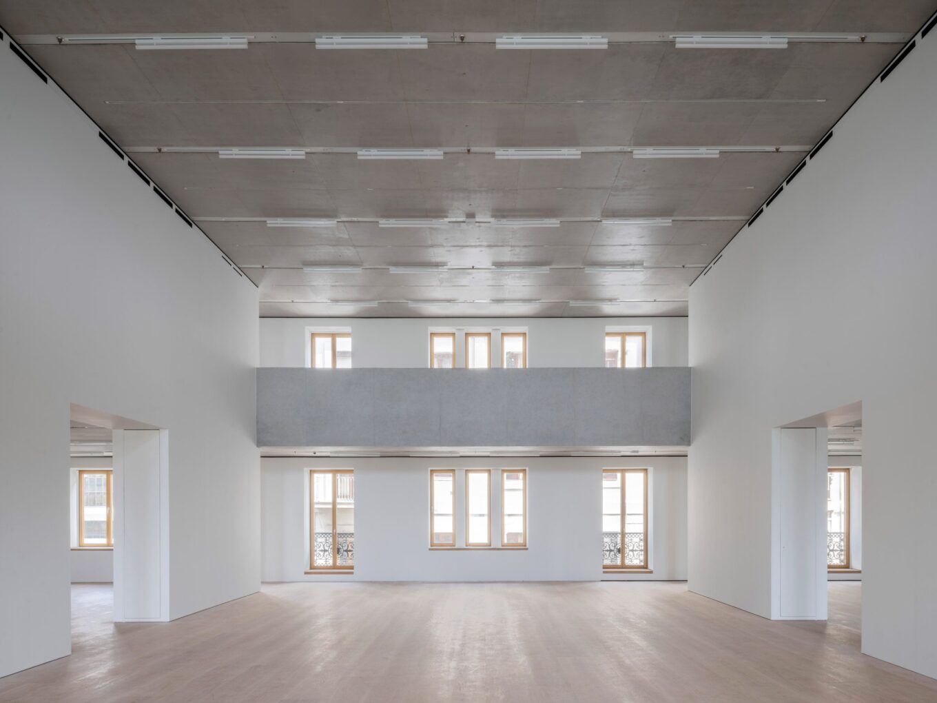 David Chipperfield Architects перетворили історичну будівлю банку в Іспанії на музей сучасного мистецтва