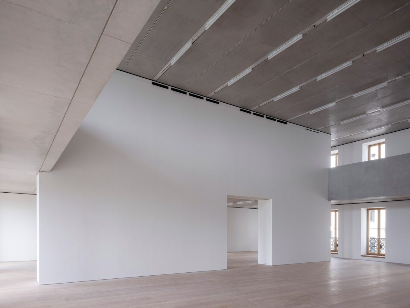 David Chipperfield Architects перетворили історичну будівлю банку в Іспанії на музей сучасного мистецтва